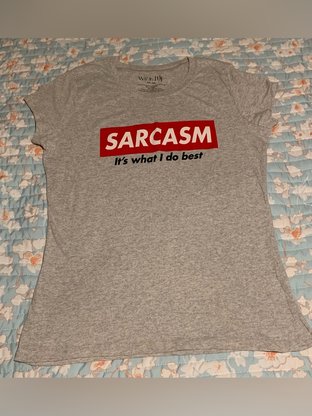 Wound Up Gray Short-Sleeve 'SARCASM' Graphic Tee with Red Print